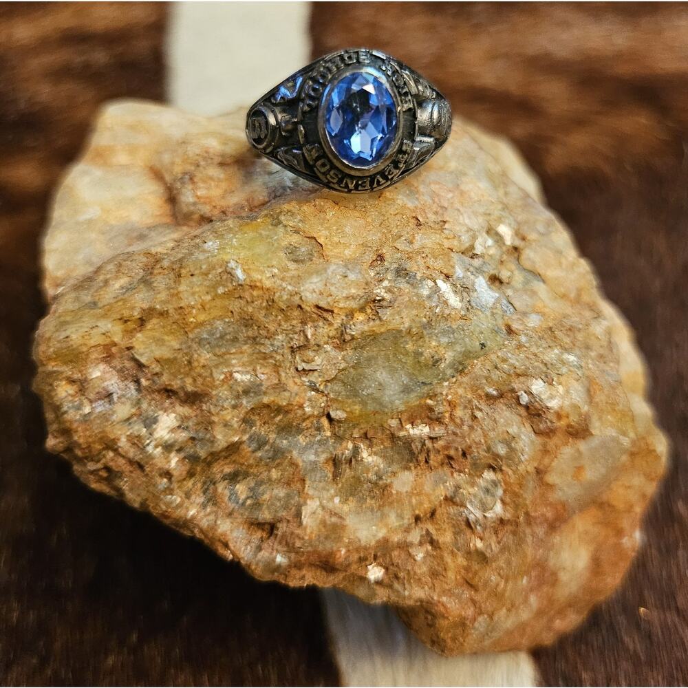 Vintage Ster Silver 1977 Stevenson High School Class Ring 7g Sz 5.5 Terryberry